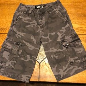 Levi’s Boys Gray Print Camo Size 12 Regular